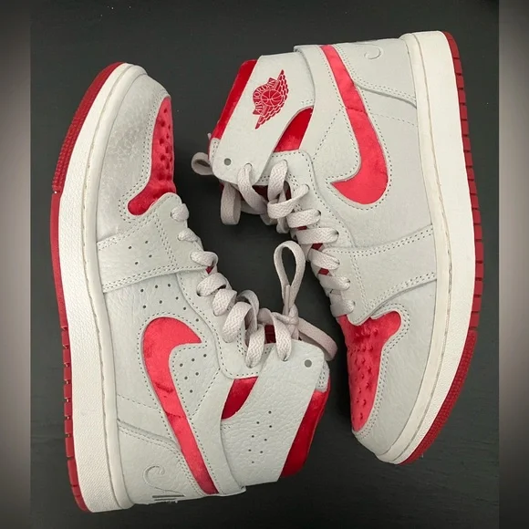 Nike Air Jordan 1 High Zoom Comfort 2 Valentine’s Day RARE Gorgeous Velvet Shoes - Picture 7 of 16